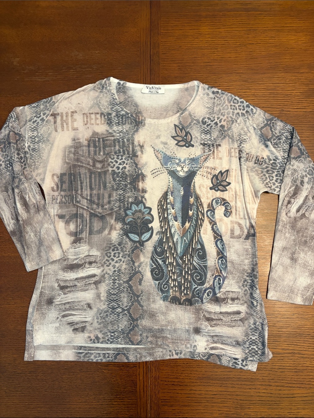 Via Vitale Beige and Blue Graphic Cat Print Long Sleeve Tee
